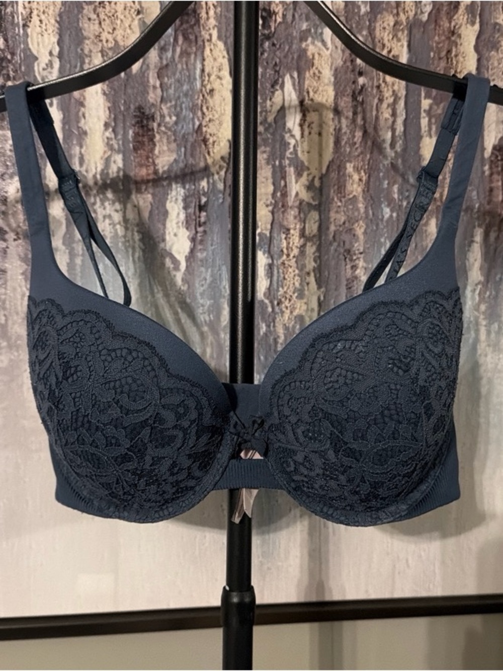 Victoria's Secret Navy Lace Underwire Push-Up Bra